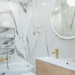 Hotel Sophie - Le Mucha - King Size Bed - Ac
