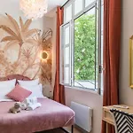 Sophie - Le Mucha - King Size Bed - Ac Hotel Paris
