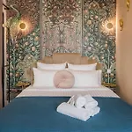 Sophie - Le Mucha - King Size Bed - Ac Hotel *