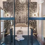 Sophie - Le Mucha - King Size Bed - Ac Hotel *