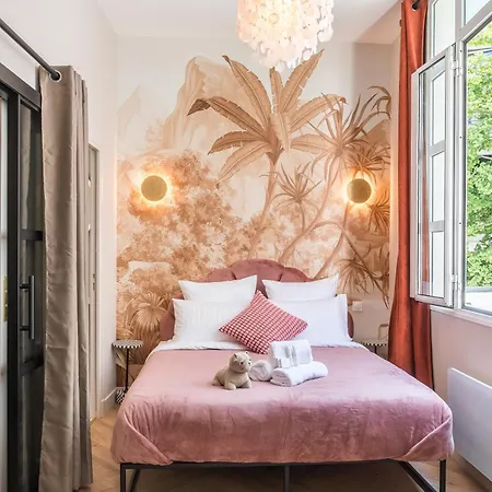 Sophie - Le Mucha - King Size Bed - Ac *