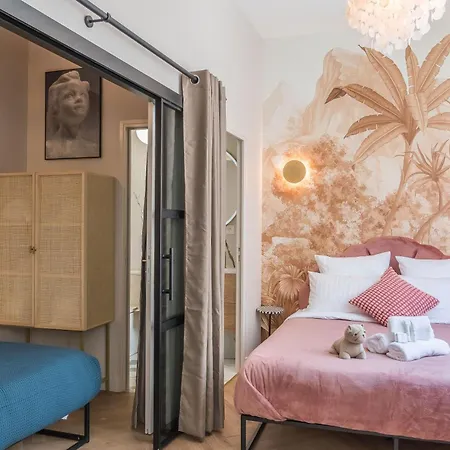 Sophie - Le Mucha - King Size Bed - Ac * פריז