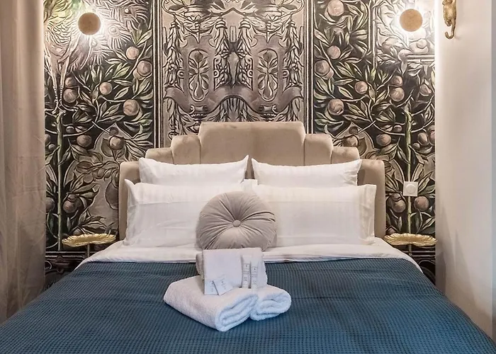 Sophie - Le Mucha - King Size Bed - Ac Hotel Paris