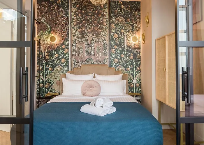 Sophie - Le Mucha - King Size Bed - Ac Hotel