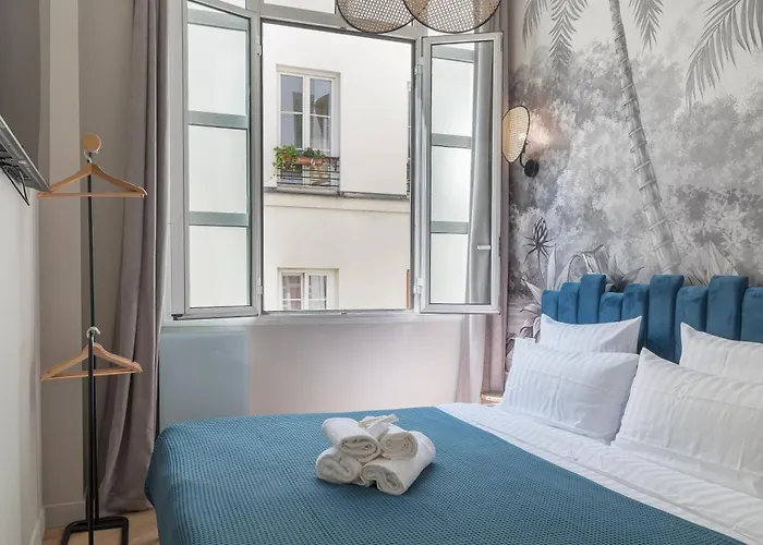 Sophie - Le Mucha - King Size Bed - Ac * Paris