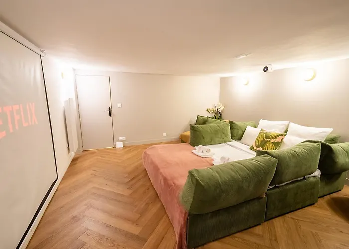 Hotel Sophie - Le Mucha - King Size Bed - Ac *