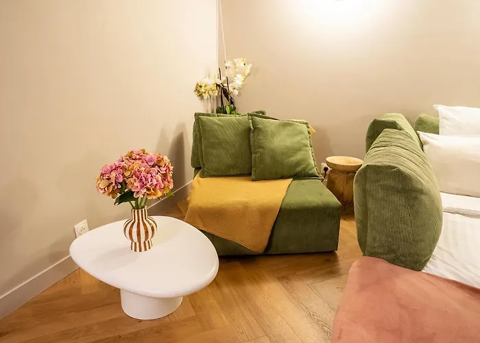 Sophie - Le Mucha - King Size Bed - Ac Hotel Paris