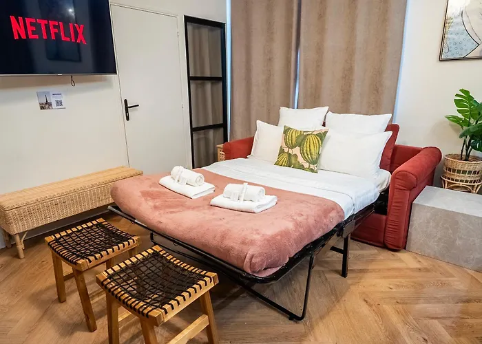 Sophie - Le Mucha - King Size Bed - Ac Hotel